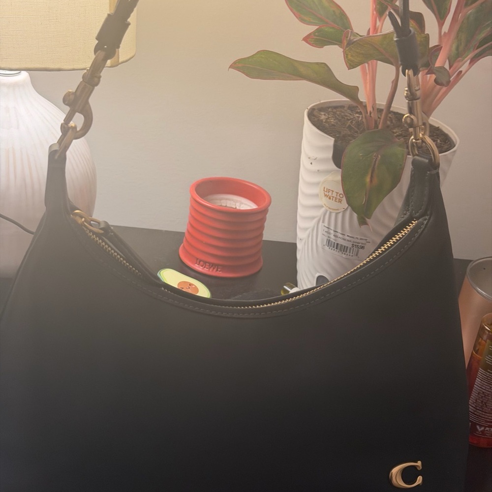 Coach Black Leather juliet shoulder bag with Gold 'C' Accent - Picture 2 of 6